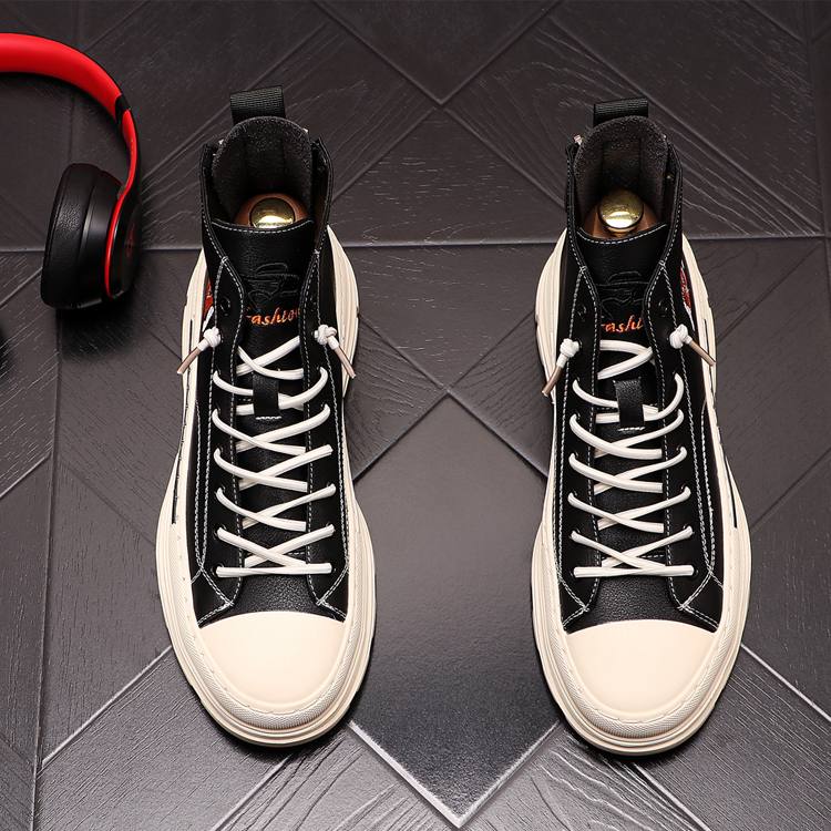 Trendy high-top Martin cowboy boots