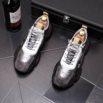 Stitched sneakers round toe running shoes