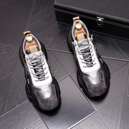 Stitched sneakers round toe running shoes