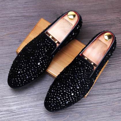 Platform studded low-top sneakers