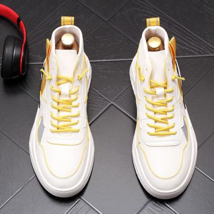 New high top shoes are casual and breathable