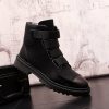 Men's casual shoes