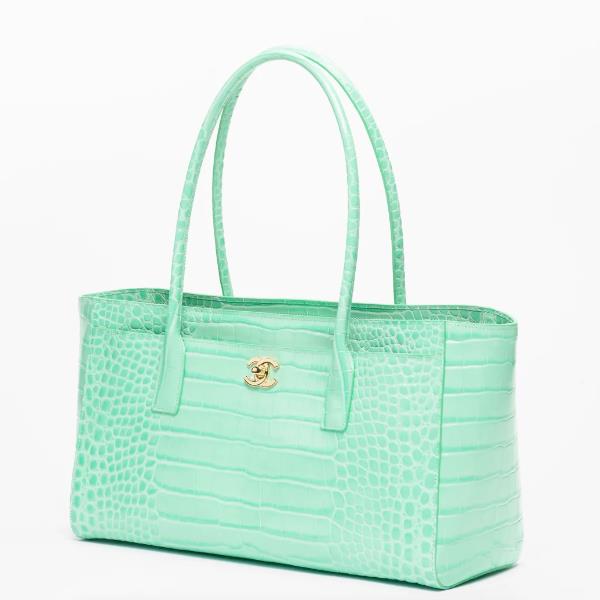 25. CHANEL 25 Medium Handbag ✨ Design Inspiration / Story